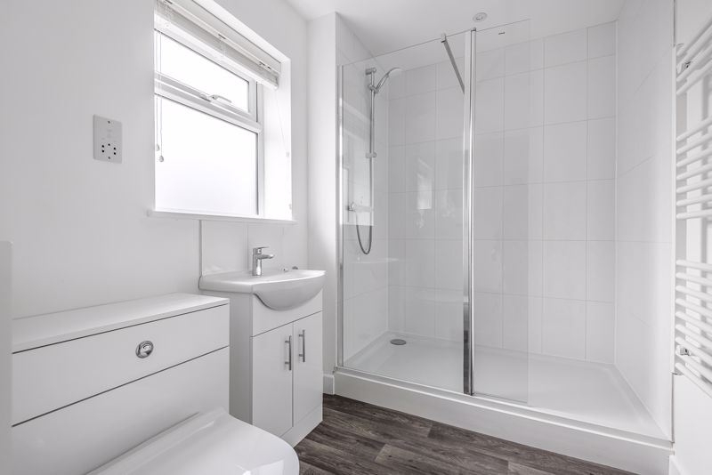 En-suite- click for photo gallery